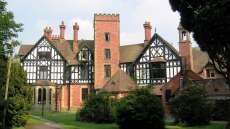 Llangollen YH exterior view.