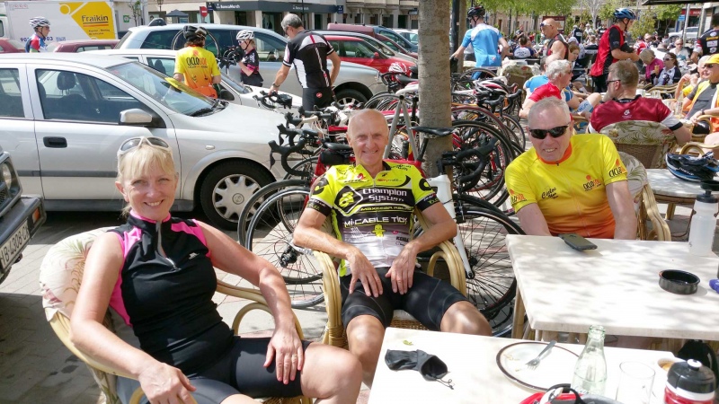 Team Pitstop in Santa Maria del Cami, before the day's main event.