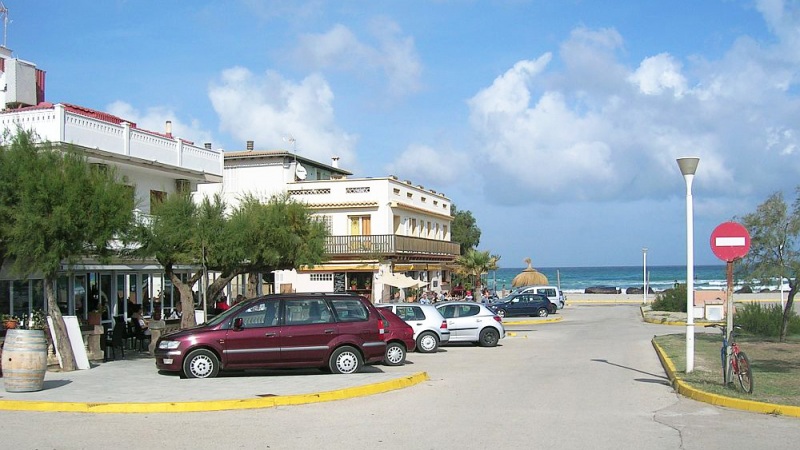 April 2015: The cafe stop at Son Serra.